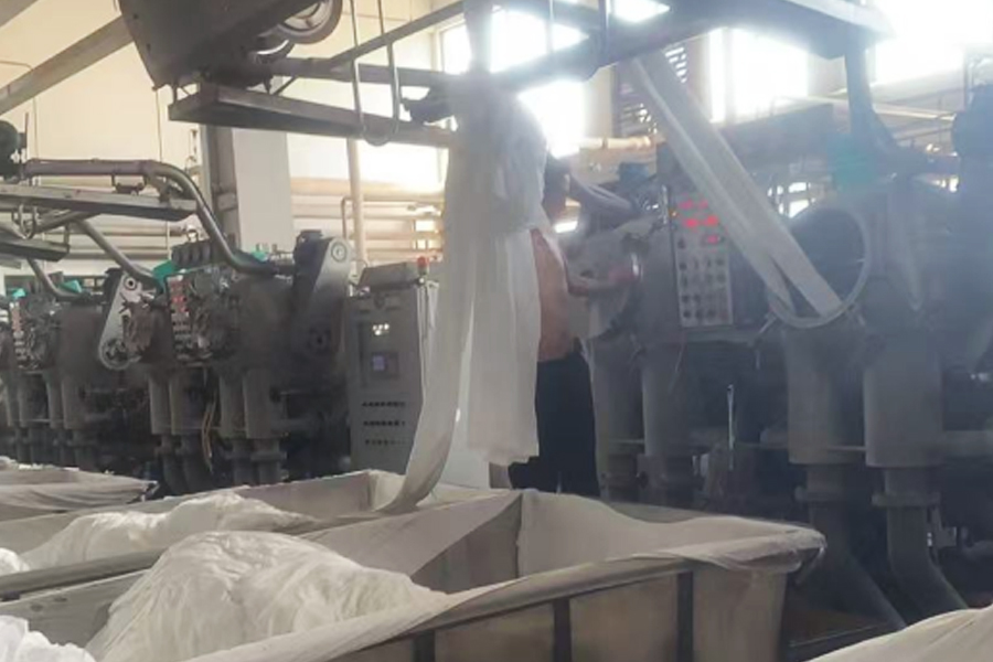 Крашение заводской продукции-серая ткань в цилиндр